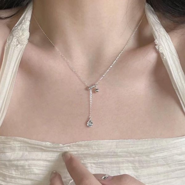 [옷자락] 여자 화이트 골드 라이트 아쿠아 물방울 목걸이