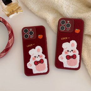 아이폰14 플러스 13 프로맥스 12 11 PRO MAX 카메라보호 귀여운 리본 토끼 캐릭터 디자인 자수 레드 뽀글이 양털 겨울 퍼 실리콘 휴대폰 케이스