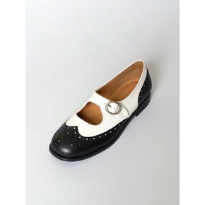 Wingtip Brogue Mary Jane . Black & White