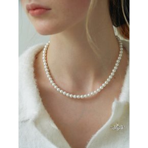 Soft Slim Pearl Necklace