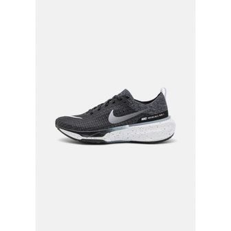 나이키 3742196 Nike ZOOMX INVINCIBLE RUN 3 - Neutral running shoes black/white