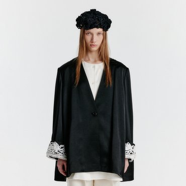 EENK YILLY Transformable Shirred Back Jacket - Black