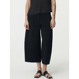 우마뭉 컬렉션 Double Faced Oval Silhouette Culotte Pants_Black