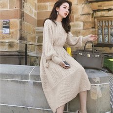 허그허그 / 벨 방울 꽈배기 니트 원피스