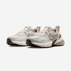 우먼스 나이키 NIKE V2K RUN 103 6 5