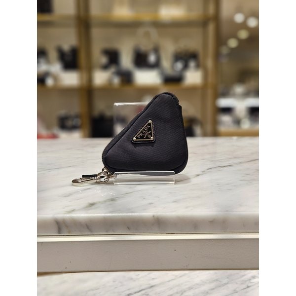 [시흥점] [프라다] 남성 리나일론 트라이랭글 로고넥 스트랩 미니 파우치백 2TT140-2DMI-F0002