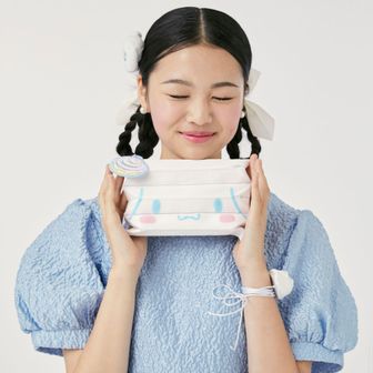 조셉앤스테이시 Lucky Pleats Knit Clutch S Cinnamoroll Cream White