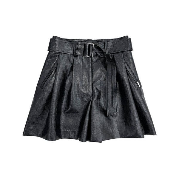 BLACK FAUX LEATHER  BELTED 2-TUCK SHORTS