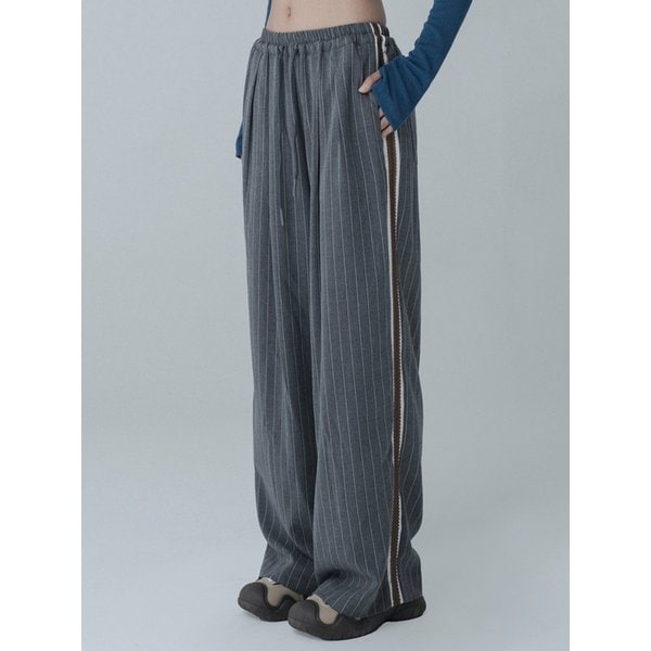 [리퍼브]STRIPE EDGELINE WIDE PANTS_GRAY