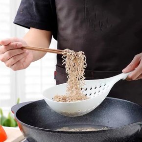 채소 야채 면 물기제거 플라스틱 건지기 주방 국자 흰색