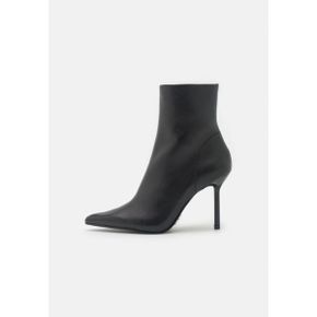 4720120 Steve Madden IYANNA - High heeled ankle boots black