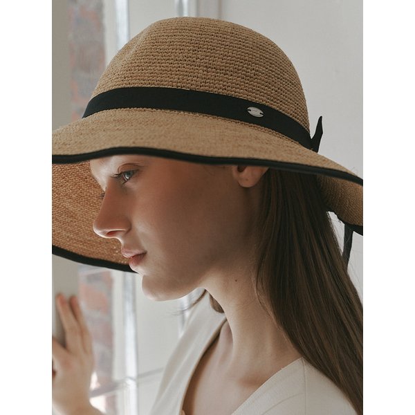 Black ribbon raffia floppy hat