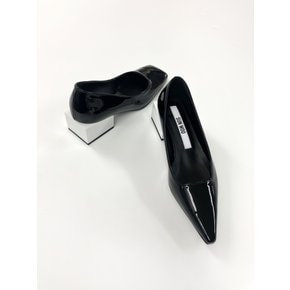 Tri-quare mid heel in Black/White