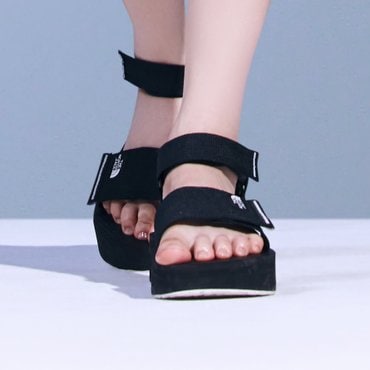 노스페이스 NS82R14A 여성 스키나 샌들 플랫폼