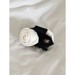 Classic Monotone Rose Hair Claw (로즈 헤어집게핀)