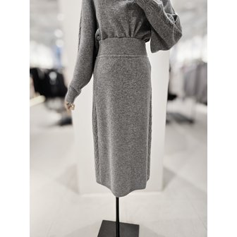 아이잗컬렉션 [파주점] [더아이잗컬렉션]울 케이블 H라인 니트 스커트 CRBA1SK701