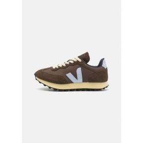 5106802 Veja RIO BRANCO - Trainers eagle/swan