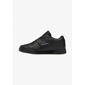 2357111 Reebok 리복 클래식 워크아웃 PLUS - 트레이너 코어 블랙/코어 블랙/퓨어 그레이 5