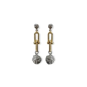 Hoof Crease Ball Earrings