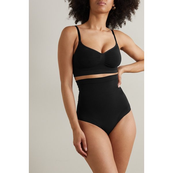 스킴스 심리스 스컬프트 브라렛 오닉스 블랙 1647597314119469