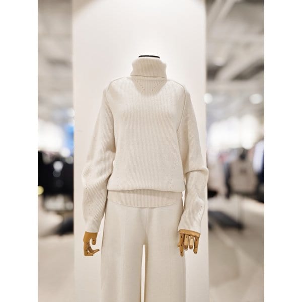 [파주점] 울 블렌드 펀칭 디테일 풀오버 니트 CPBA1PO621