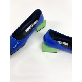 Tri-quare mid heel in Blue/Lime