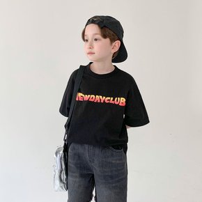 뉴 데이 빌로우 티셔츠