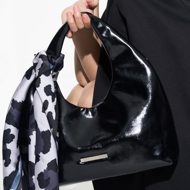리끌로우 EGG TOTE BAG BLACK