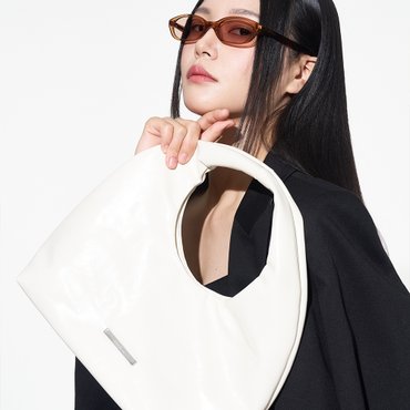 리끌로우 EGG TOTE BAG IVORY