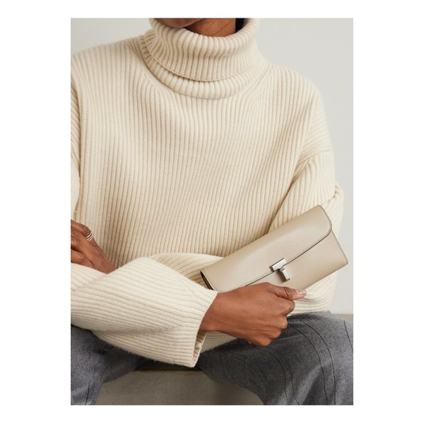 티락 텍스처 가죽 지갑 오프 화이트 1647597349543309