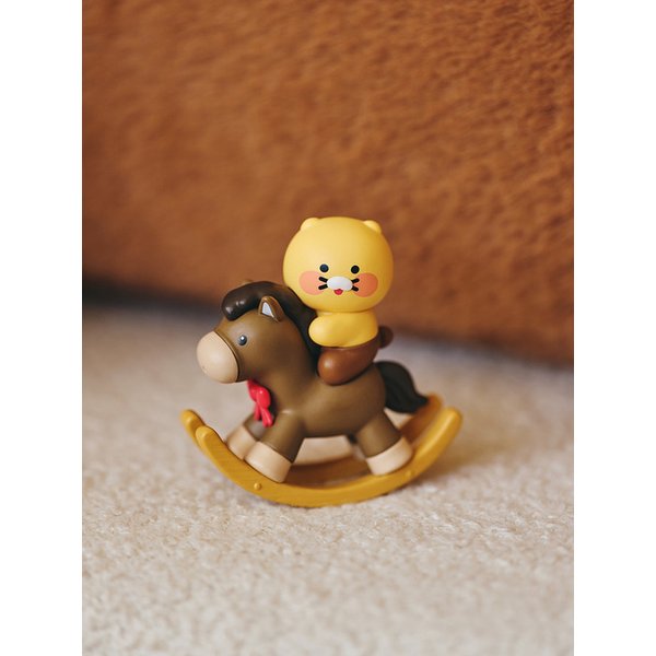 럭키포니데이 흔들말 피규어_춘식이