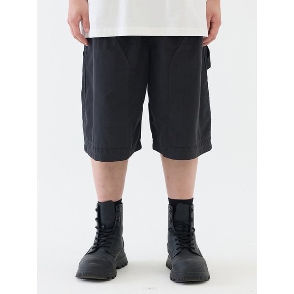 ESS Bermuda Short Pants - Black