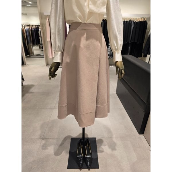 [파주점] 언밸런스 턱 백 밴딩 플레어 스커트 JS3B0SK703