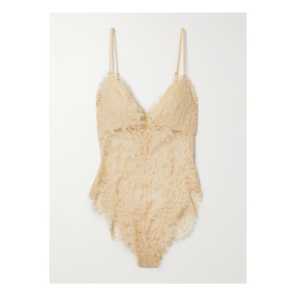 일러스트레이션 벨벳 트리밍 레이스 보디스 크림 1647597344473034