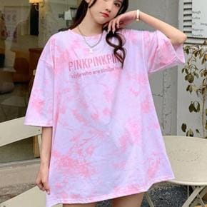 여성 베이직 물감나염 자수영문 반발티 셔츠(M~XL) (S8764703)