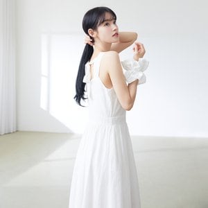 마리끌레르 [박환희 착용] 리본 민소매 원피스(MOFBOP18MWH)