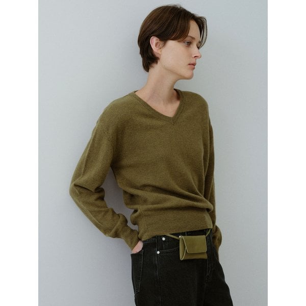 Basic wool v-neck knit (olive)
