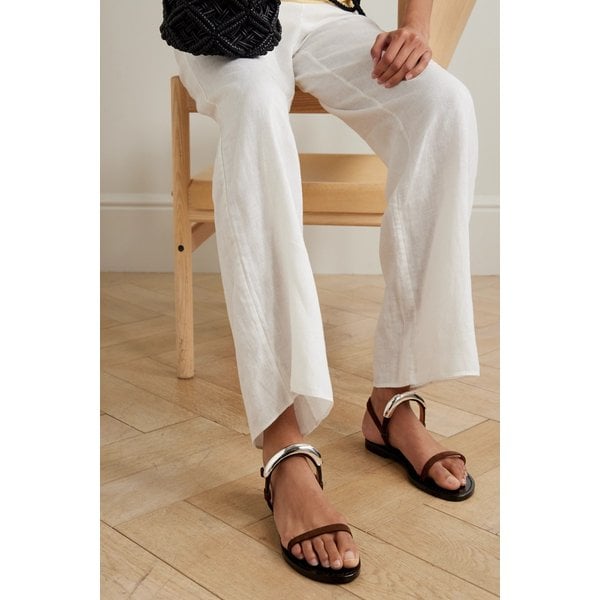 아마누 가나 실버톤 바 장식 가죽 슬링백 샌들 46376663162980689