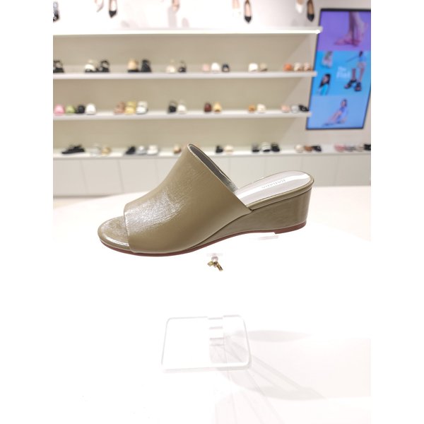 [부산점] [바바라] 4cm 웨지 뮬 샌들 BBI731