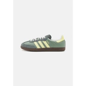 4953012 adidas SAMBA OG - Trainers silver green/ice yellow/legend ivy