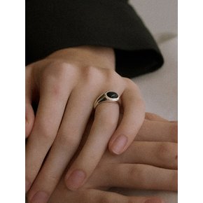 LEAF BLACK ONYX RING