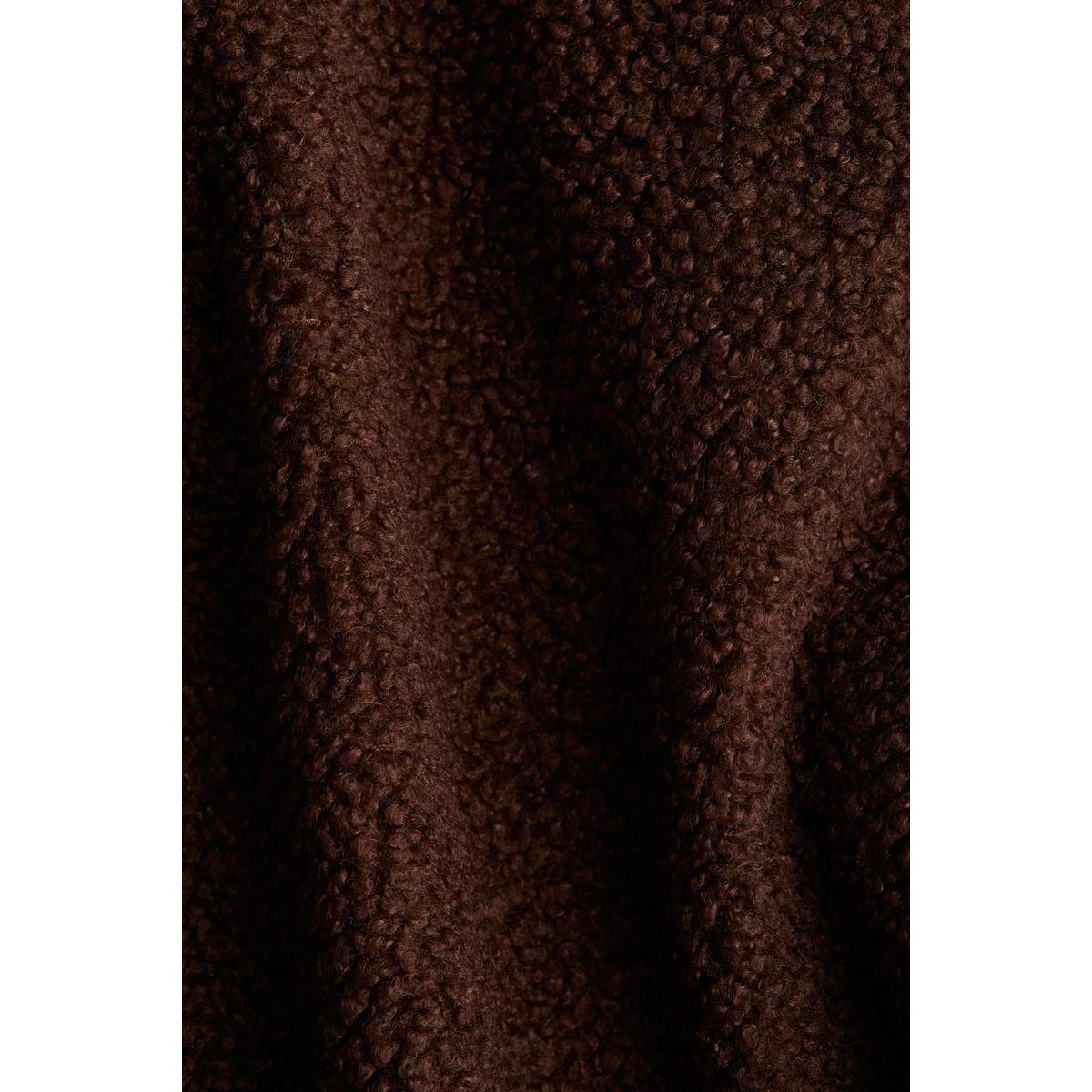 1000724710815