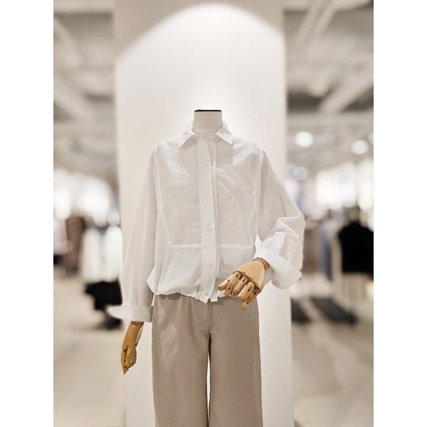 [파주점] [더아이잗컬렉션]글리타 자수 배색 블라우스 CR4A0BL391