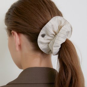 H303 Lovely scrunchie