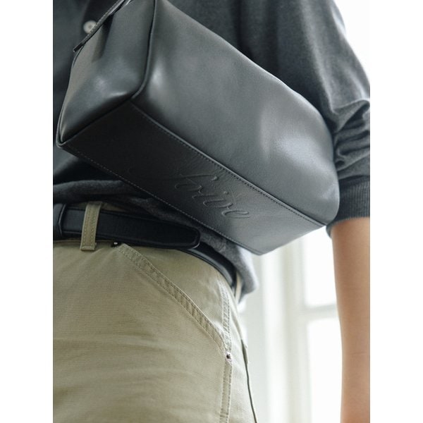 MELOU Shoulder Black