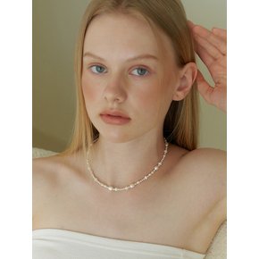 adorable mixed pearl necklace