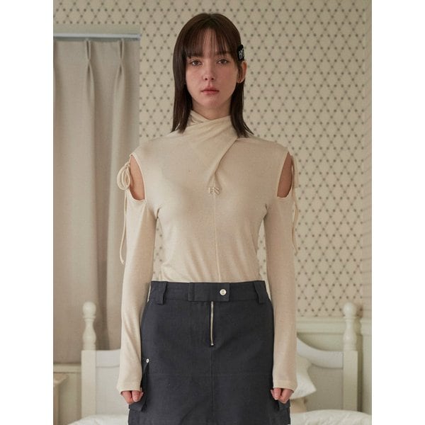 HALF TURTLE NECK TOP_IVORY