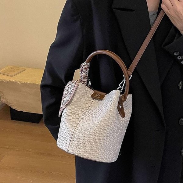 [옷자락] 여자 크로커다일 조절끈 핸들 스카프 원통 크로스백