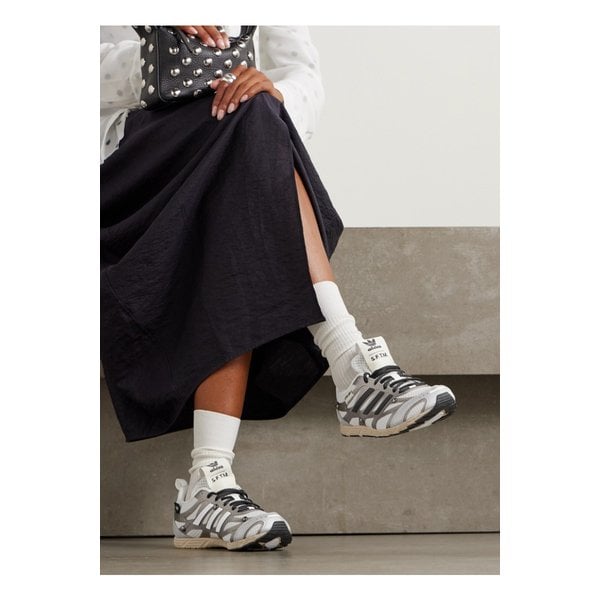 송 포 더 뮤트 아디제로 Pr 스터드 고무 트리밍 메시 스니커즈 46376663162987865