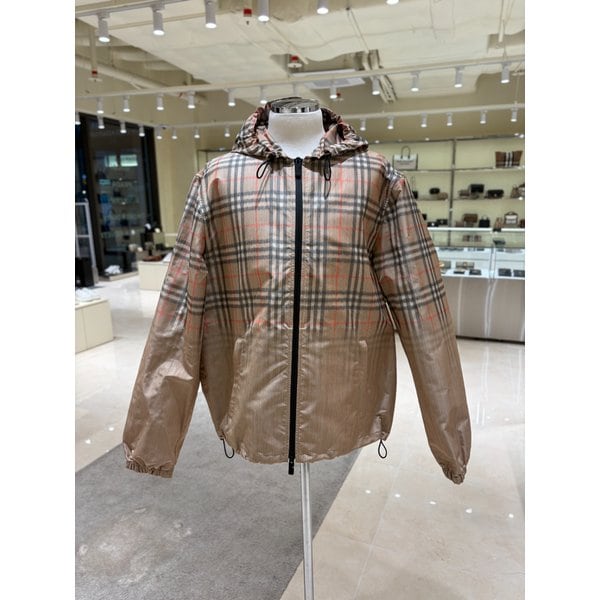 [부산점] 남성 그라데이션 체크 후드 바람막이 8118831